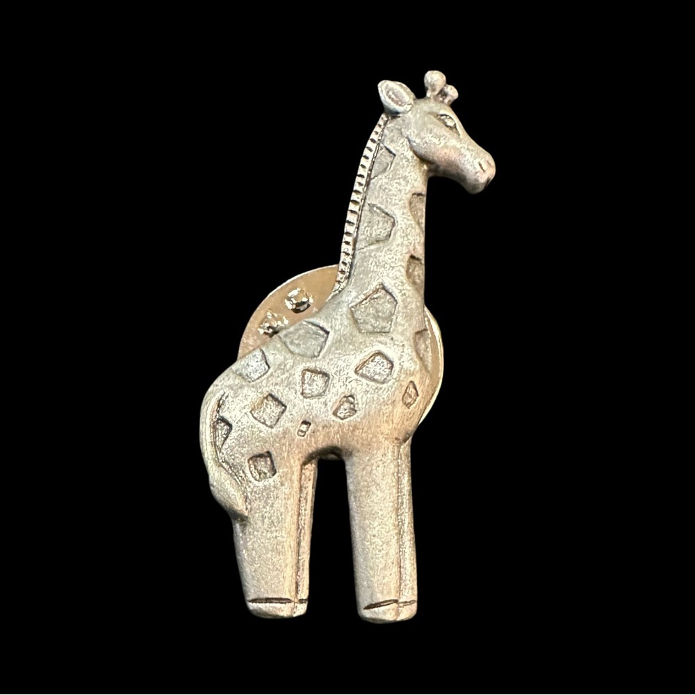 Vintage JJ Jonette Lapel Pin Giraffe Silver tone Signed